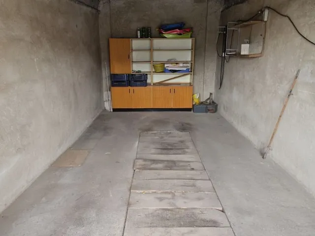 Eladó garázs Gyöngyös 15 nm