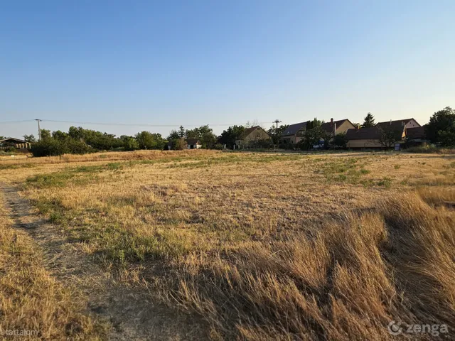 Eladó telek Jászberény 783 nm