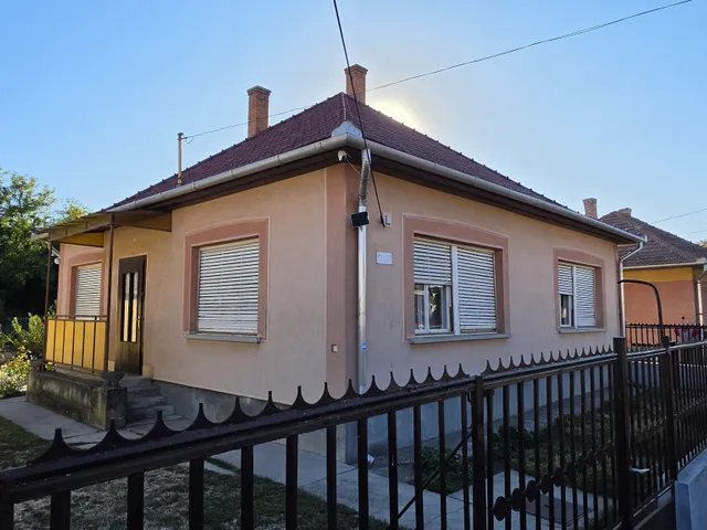 Eladó ház Jászapáti 83 nm