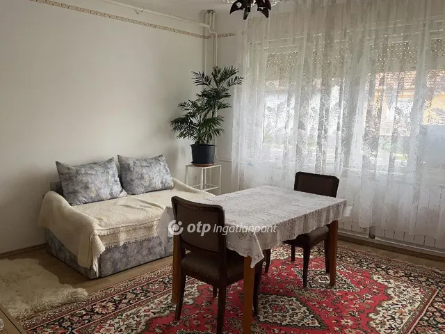 Eladó ház Cegléd 215 nm