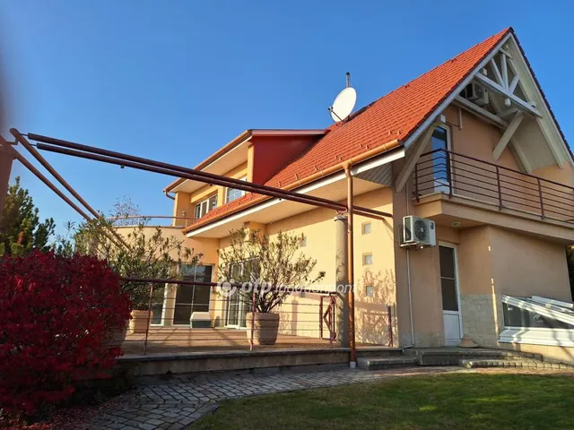 Eladó üdülő és hétvégi ház Szentendre 295 nm