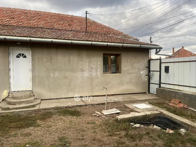 Eladó ház Szentes 67 nm