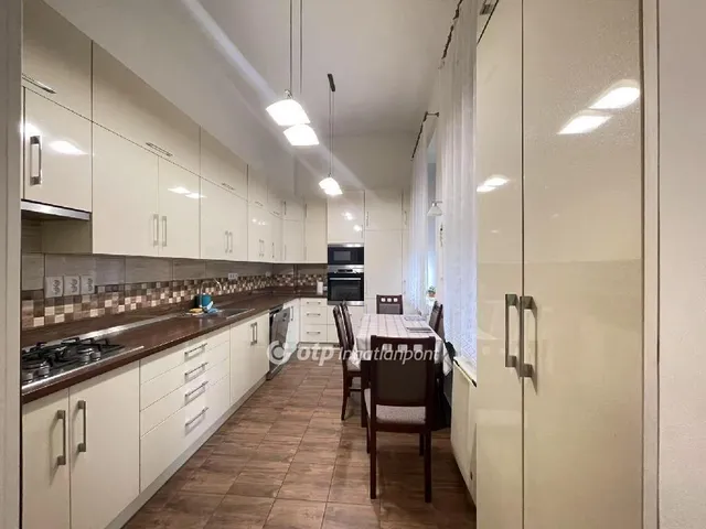 Eladó lakás Budapest VIII. kerület 79 nm