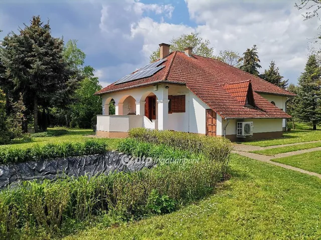 Eladó üdülő és hétvégi ház Békéscsaba 158 nm