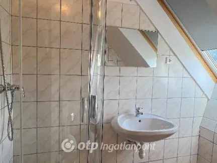 Eladó kereskedelmi és ipari ingatlan Szomolya 306 nm