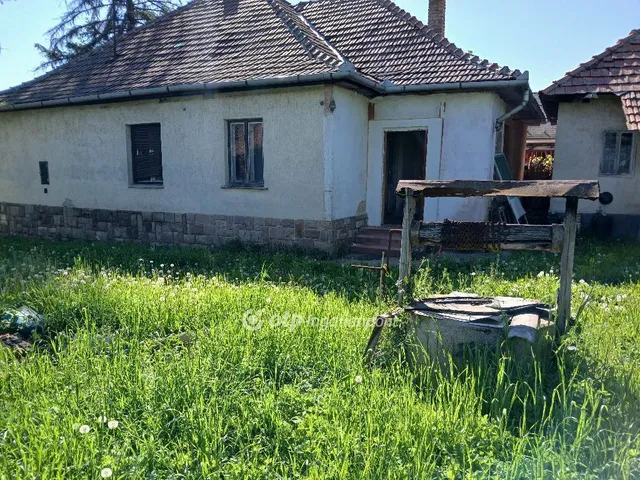 Eladó ház Karácsond 101 nm