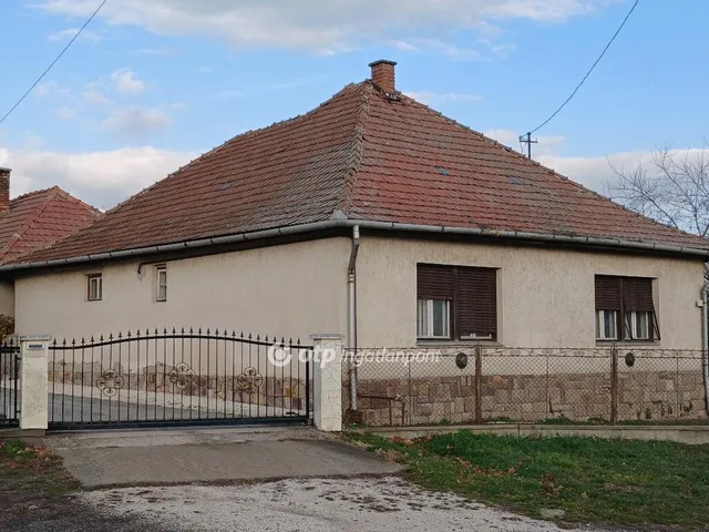 Eladó ház Karácsond 101 nm