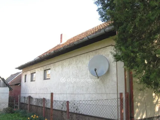Eladó ház Tiszacsege 100 nm
