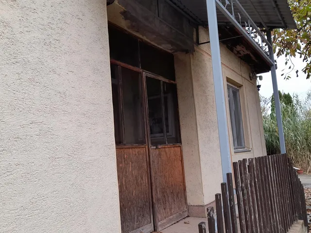 Eladó kereskedelmi és ipari ingatlan Sarud 159 nm