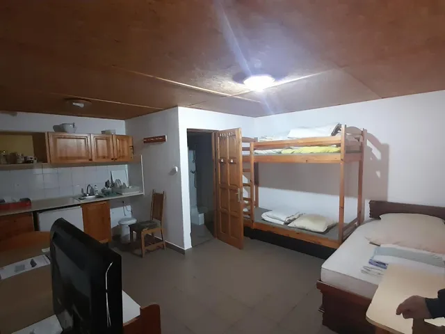 Eladó kereskedelmi és ipari ingatlan Sarud 159 nm