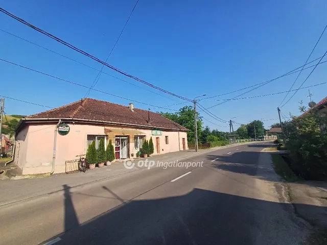 Eladó kereskedelmi és ipari ingatlan Ostoros 131 nm