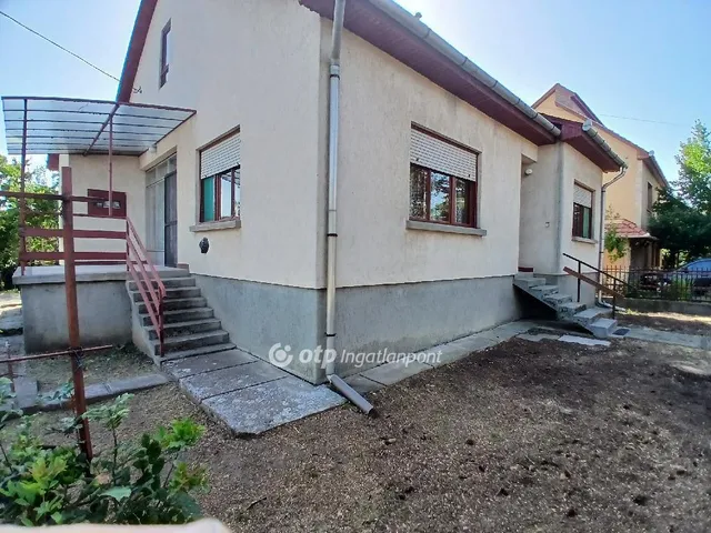 Eladó ház Karácsond 100 nm