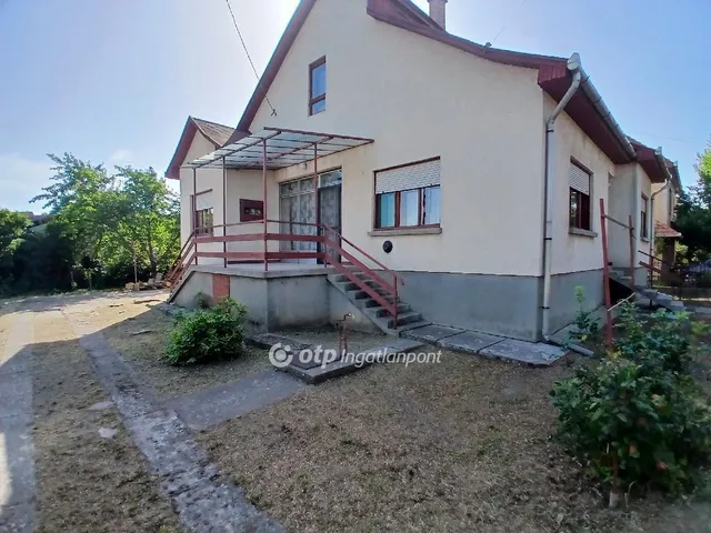 Eladó ház Karácsond 100 nm