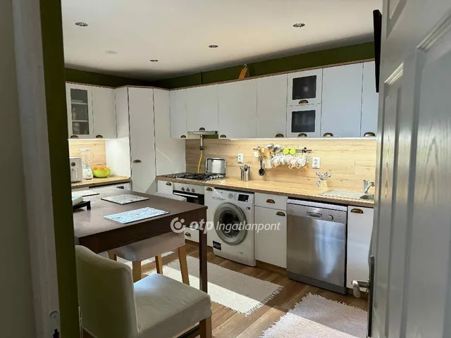 Eladó lakás Eger 77 nm