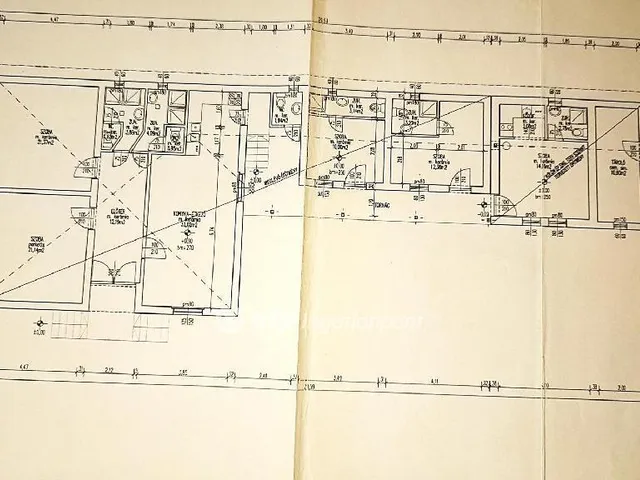 Eladó kereskedelmi és ipari ingatlan Sarud 159 nm
