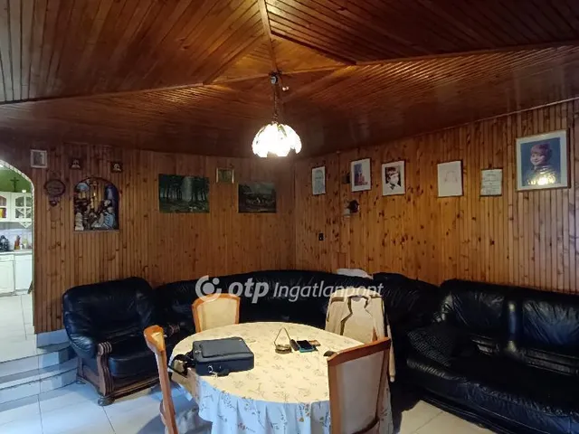 Eladó ház Lőrinci 200 nm