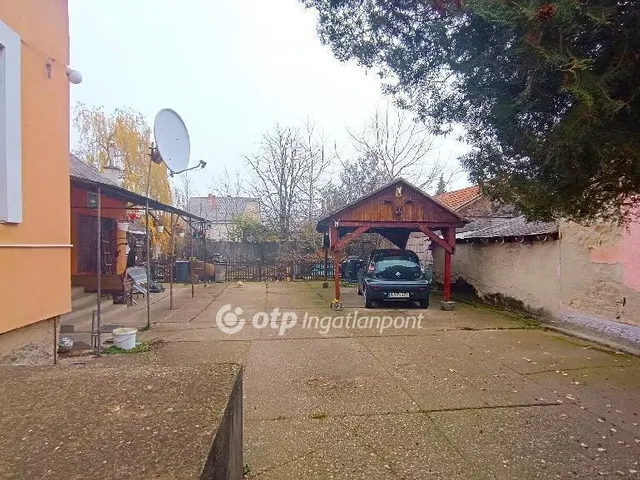 Eladó ház Lőrinci 200 nm