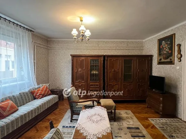 Eladó lakás Eger 75 nm