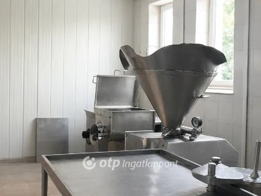 Eladó kereskedelmi és ipari ingatlan Füzesabony 998 nm