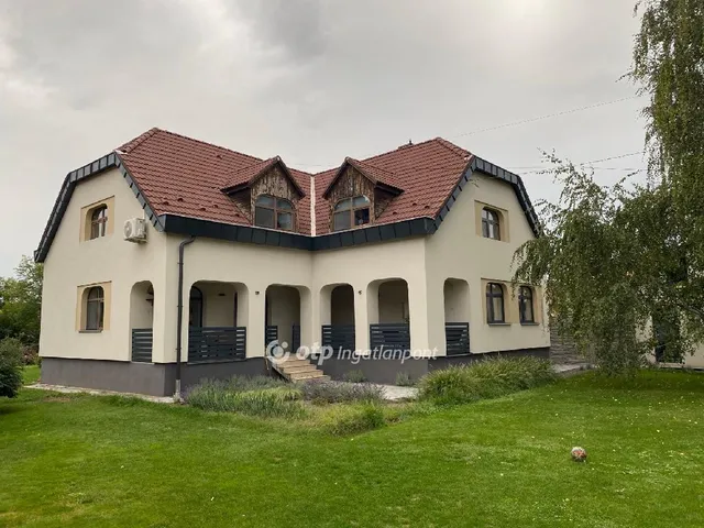 Eladó ház Eger 220 nm