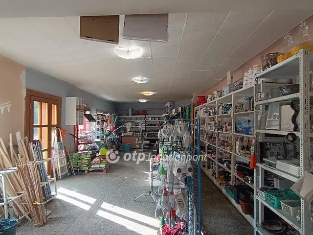 Eladó kereskedelmi és ipari ingatlan Recsk 208 nm