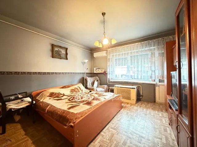 Eladó ház Besenyőtelek 240 nm