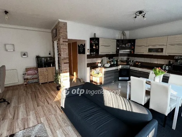 Eladó lakás Eger 74 nm