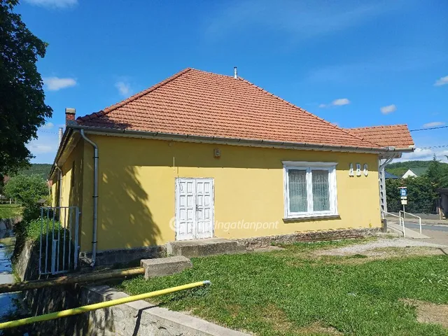 Eladó kereskedelmi és ipari ingatlan Bükkszék 268 nm