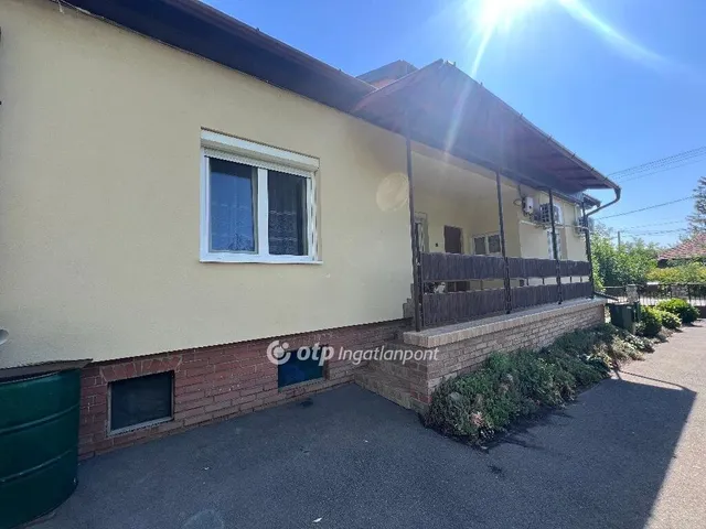 Eladó ház Mezőtárkány 130 nm