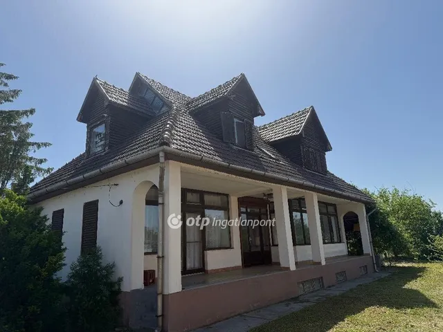 Eladó ház Besenyőtelek 163 nm