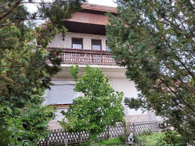 Eladó ház Hatvan 140 nm