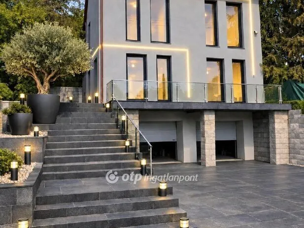 Eladó kereskedelmi és ipari ingatlan Eger 270 nm