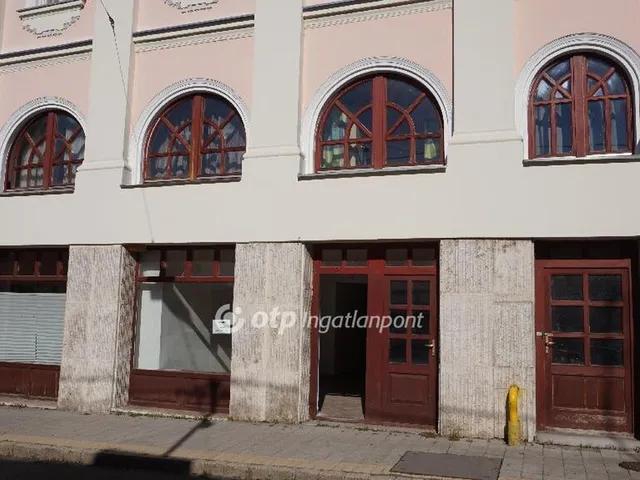 Eladó kereskedelmi és ipari ingatlan Gyöngyös 330 nm