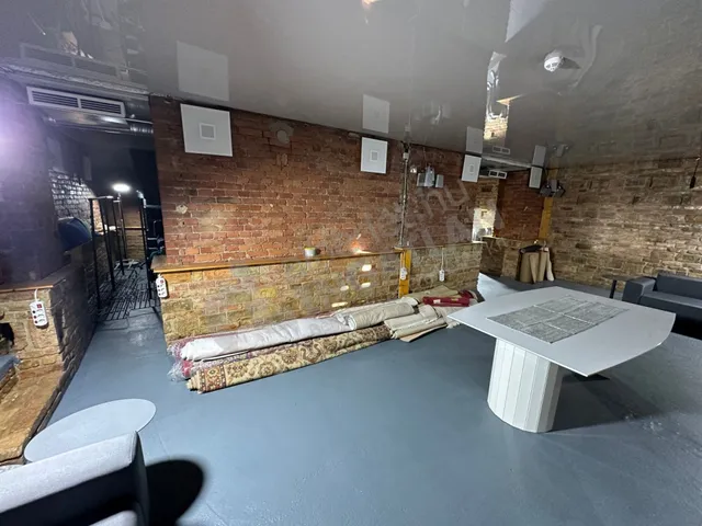 Kiadó kereskedelmi és ipari ingatlan Budapest II. kerület, Országút, Kis Rókus utca 175 nm