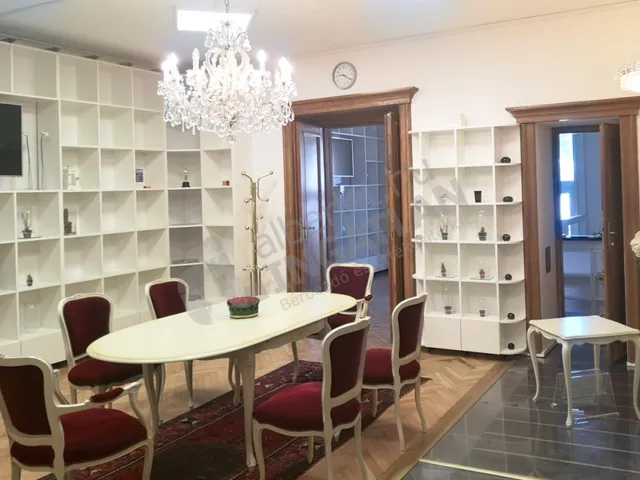 Kiadó kereskedelmi és ipari ingatlan Budapest II. kerület, Országút, Kis Rókus utca 175 nm