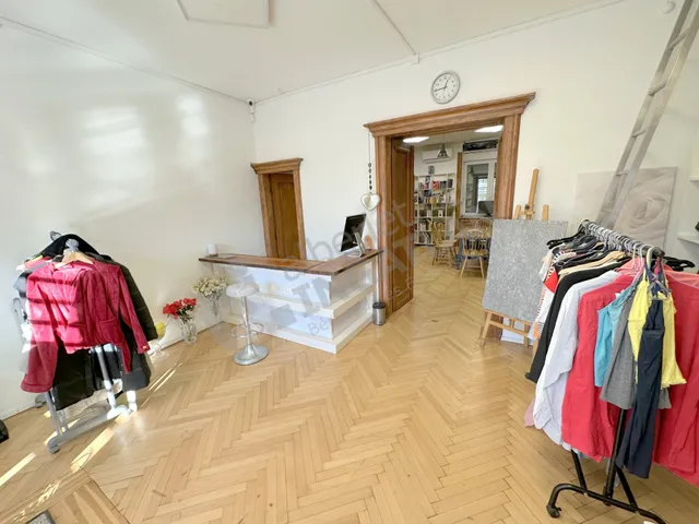 Kiadó kereskedelmi és ipari ingatlan Budapest II. kerület, Országút, Kis Rókus utca 175 nm