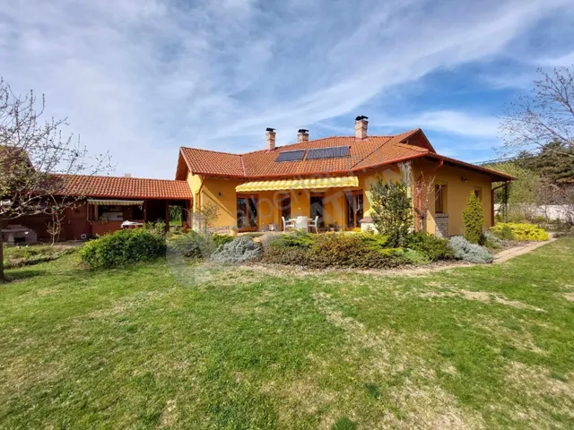 Eladó ház Szada 158 nm