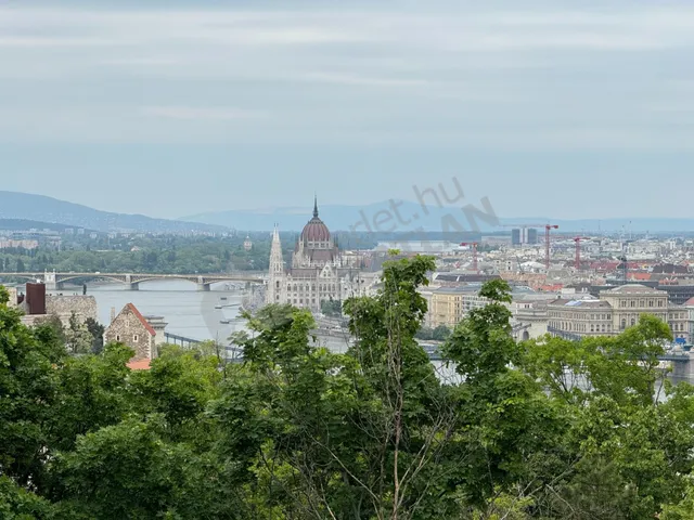 Eladó lakás Budapest I. kerület 117 nm