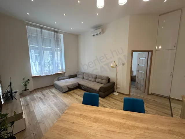 Kiadó lakás Budapest VI. kerület, Szondi utca 54 nm
