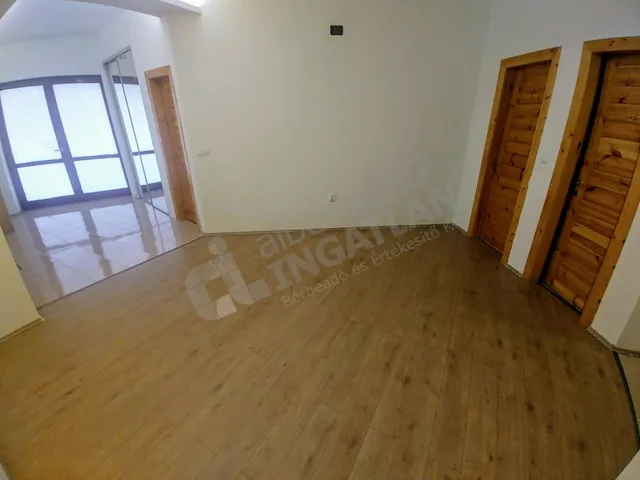 Kiadó kereskedelmi és ipari ingatlan Budapest XIV. kerület, Alsórákos 60 nm