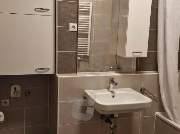 Kiadó lakás Budapest VIII. kerület, Corvin sétány 45 nm