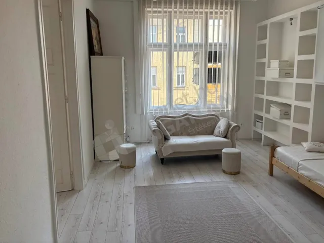Kiadó lakás Budapest II. kerület, Országút 95 nm