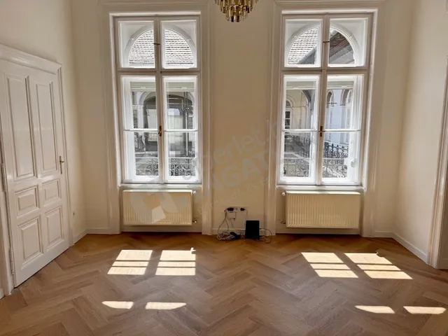Eladó lakás Budapest VI. kerület 62 nm