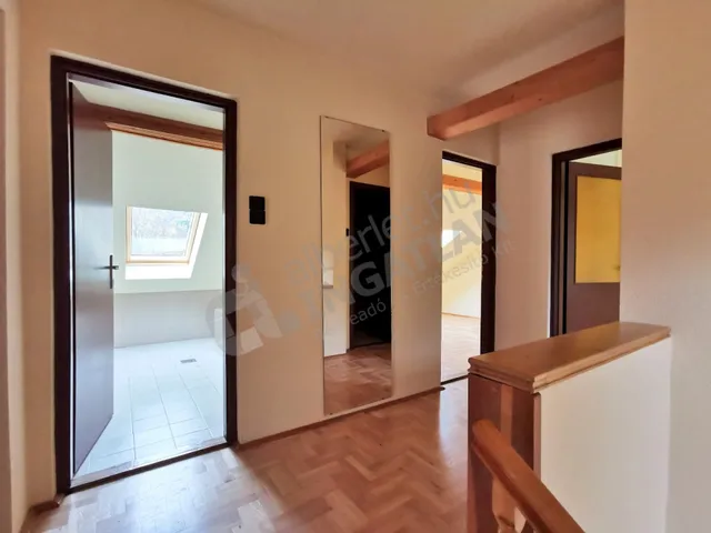 Kiadó ház Budapest II. kerület, Hűvösvölgy 301 nm