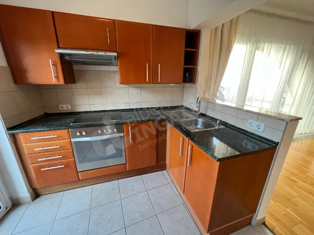 Kiadó kereskedelmi és ipari ingatlan Budapest II. kerület 75 nm