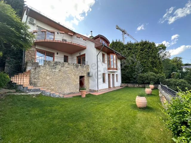 Kiadó ház Budapest II. kerület 360 nm