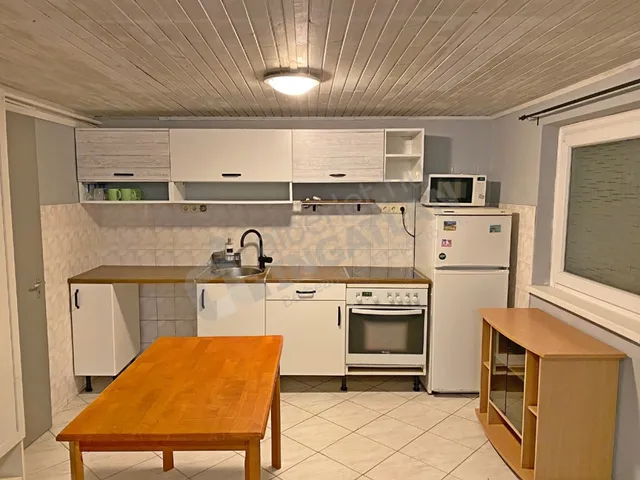 Kiadó lakás Budapest XI. kerület, Albertfalva 36 nm