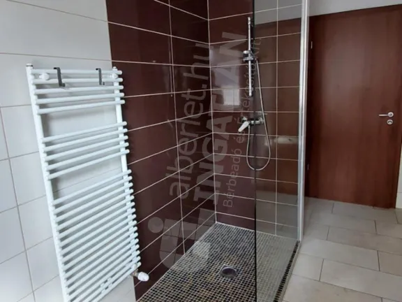 Kiadó lakás Budapest XIV. kerület, Alsórákos 140 nm