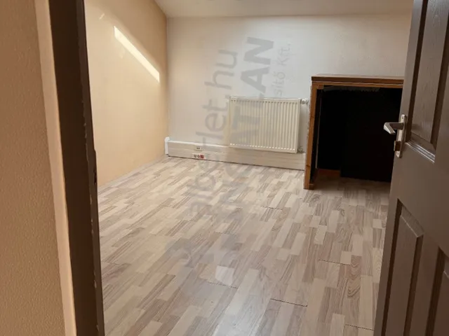 Kiadó kereskedelmi és ipari ingatlan Budapest XX. kerület, Pesterzsébet 70 nm