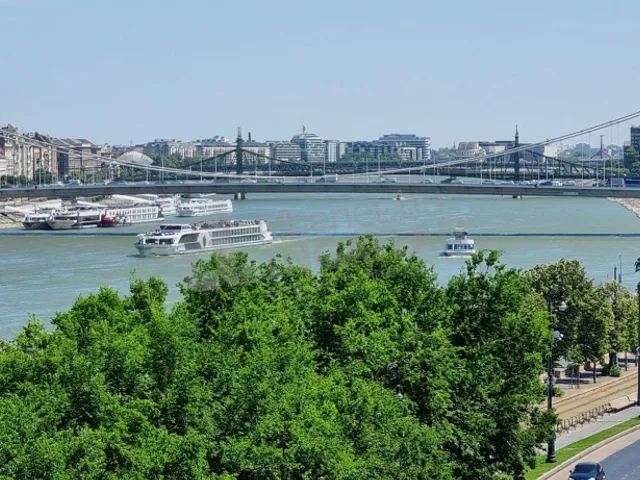 Kiadó lakás Budapest I. kerület 123 nm